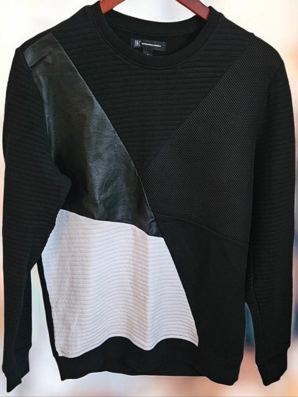 Vintage 80s/90's Style INC International Concepts Black-White Sweater